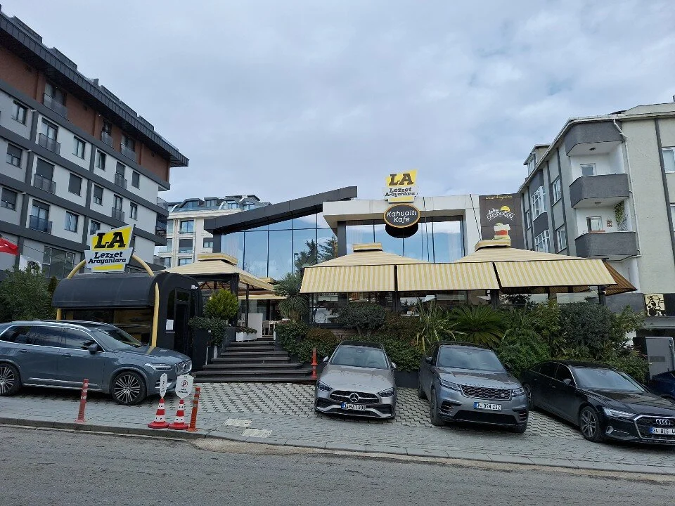 Gündoğdu Genel Merkezi — Dış Ortam 4